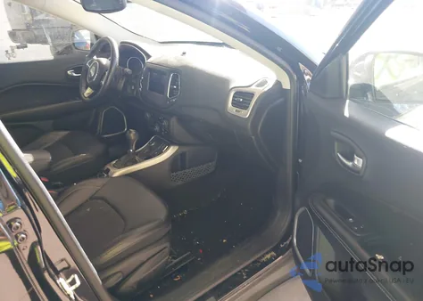 2019 Jeep Compass Latitude 4X4 из США, поврежденный, VIN 3C4NJDBB2KT650561